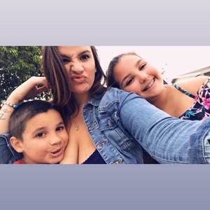 Meet your Posher, Elizabeth